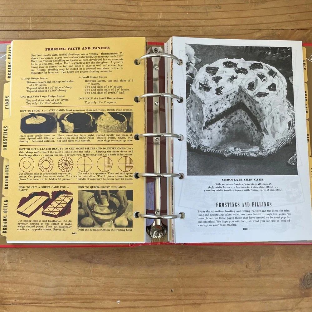 Betty Crocker's Picture Cook Book 1998 Facsimile of 1950 Edition (5 Ring Binder)